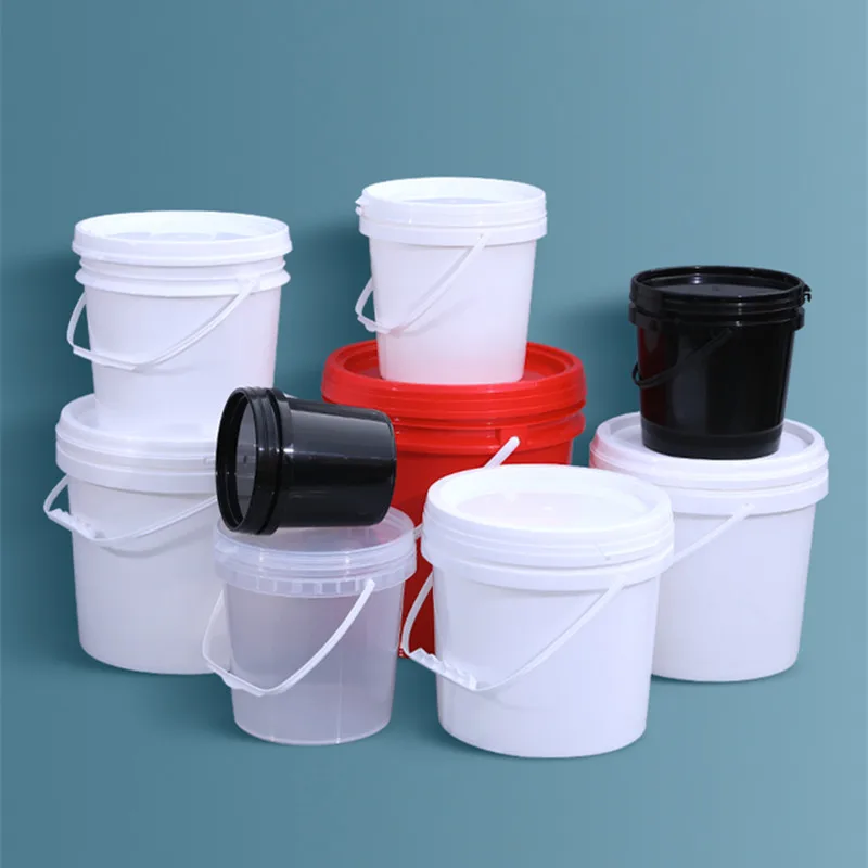 White Polypropylene 2 Gallon/8 Liter Bucket with Handle