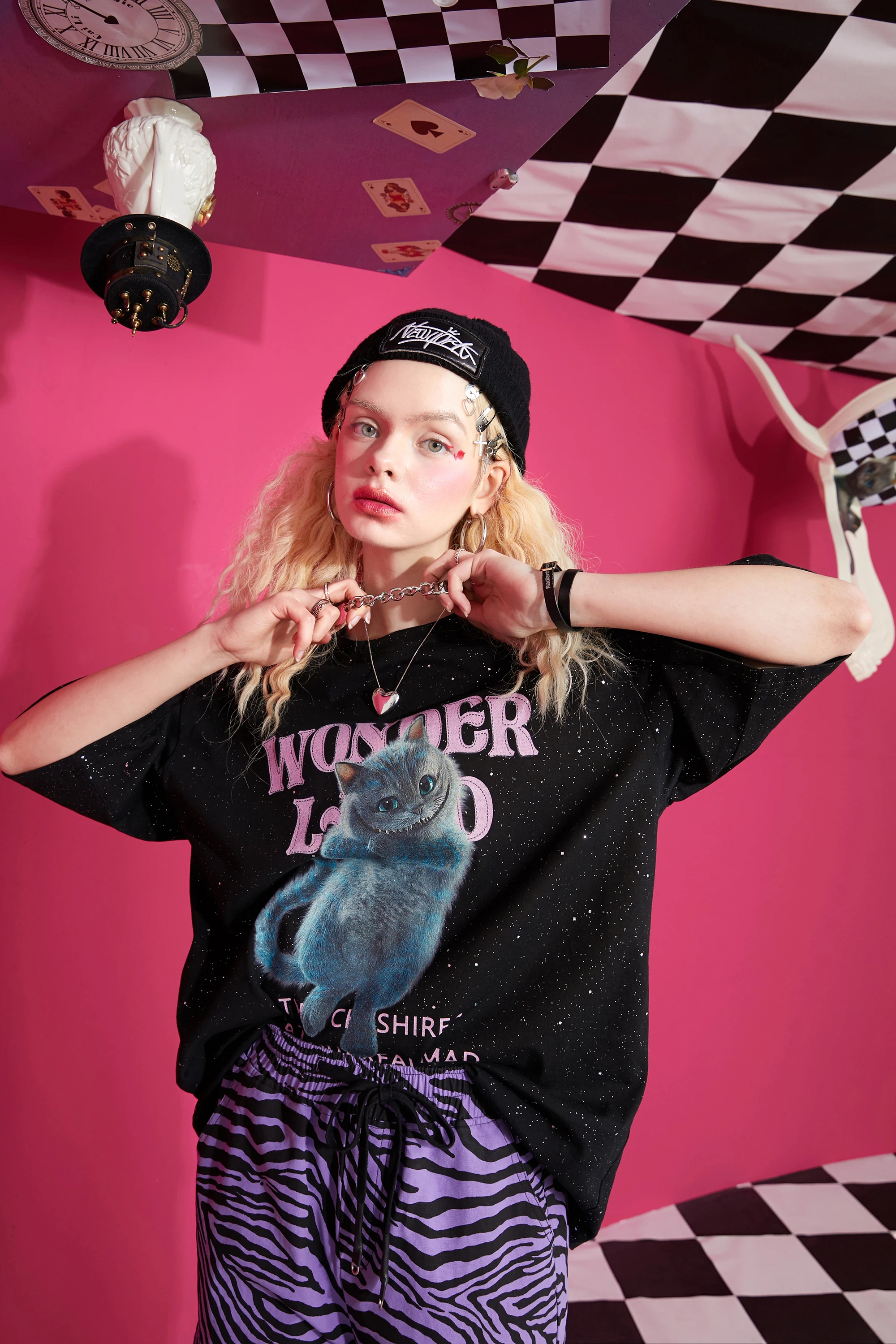 ELFSACK Harajuku Cat Print Casual T-Shirts Women,2021 Spring ELF Vintage Short Sleeve Female Basic Daily Graphic Tops