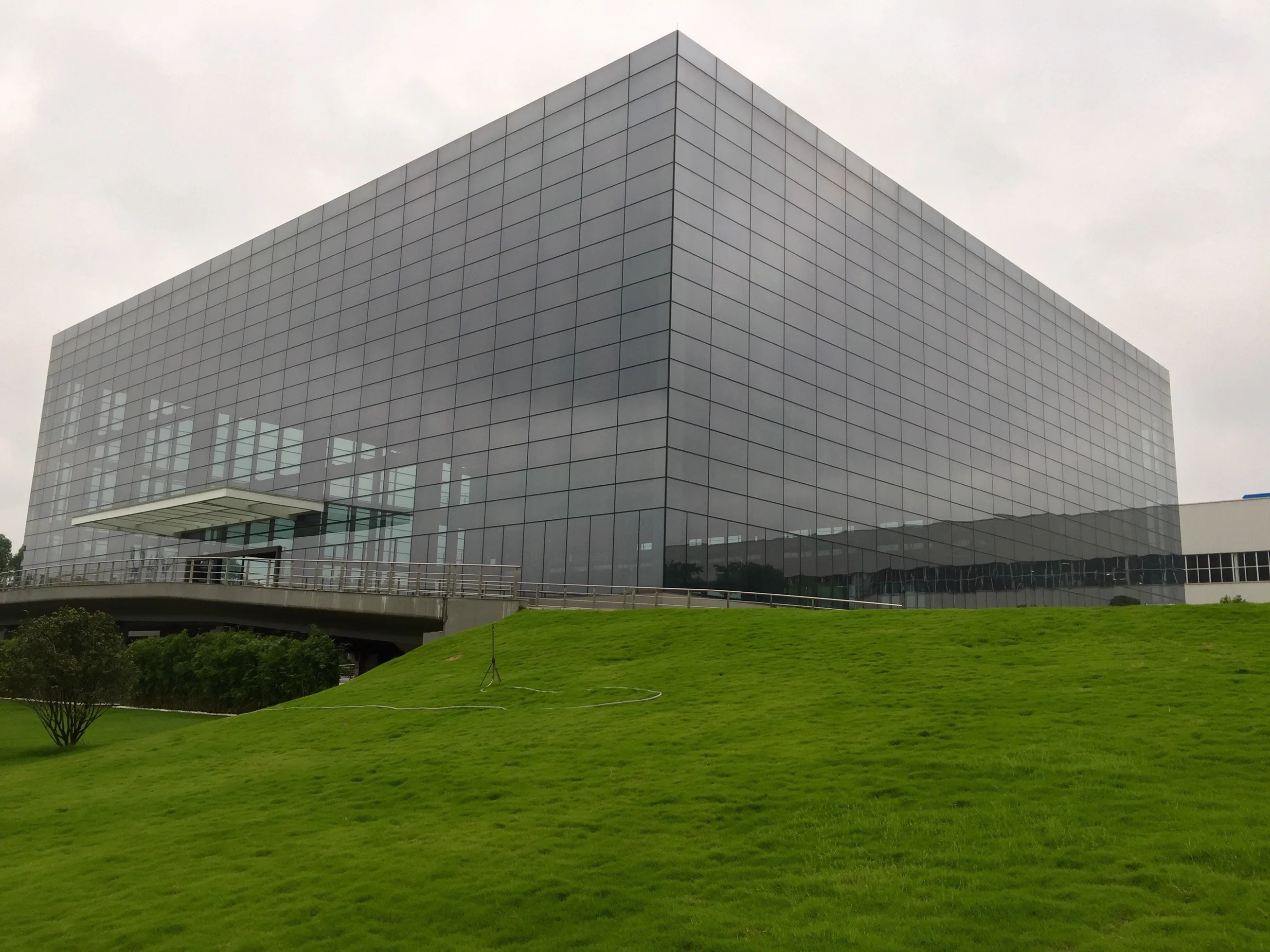 Fashionable commercial aluminum exterior wall cladding panels building facade systems aluminum curtain wall