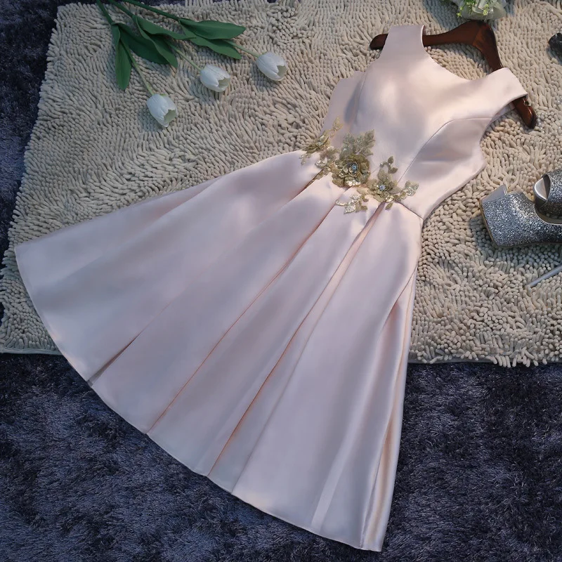 

Sweet Light Pink 2019 New Satin Short Evening Dress O Neck Sleeveless Flower Slim Plus Size Party Evening Gown Robe De Soiree