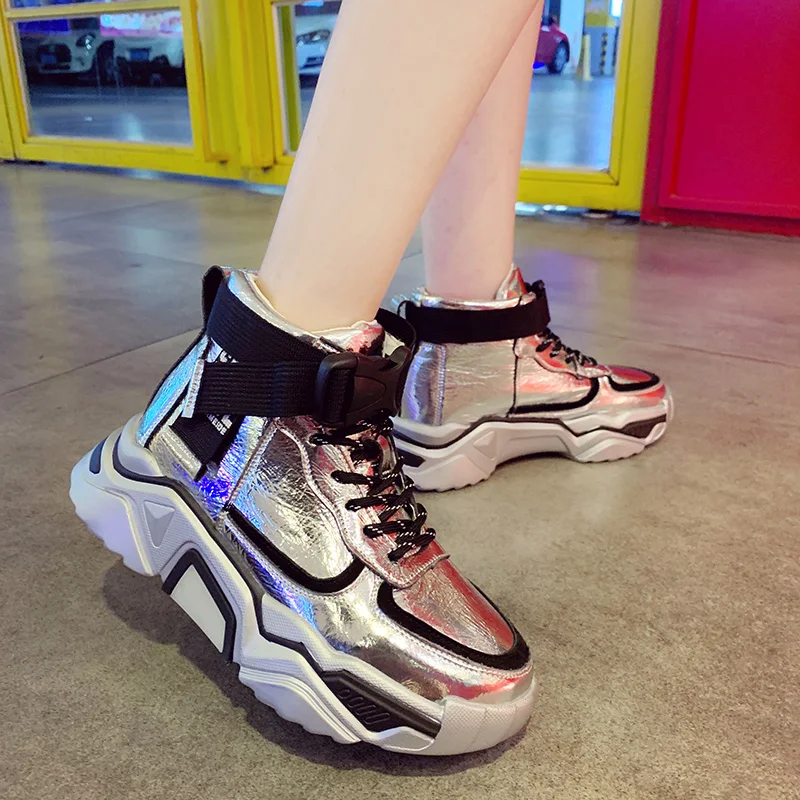 

2019 autumn and winter new color matching metal skin high to help women's shoes casual shoes trend street shooting increased women's shoes.