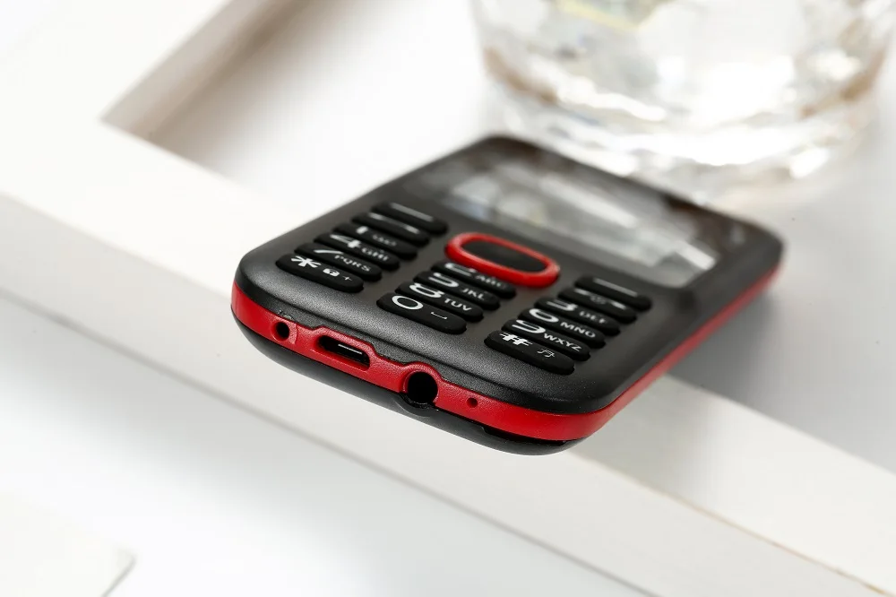 Low Price Mobile Phone Two Sim Very Light Slim