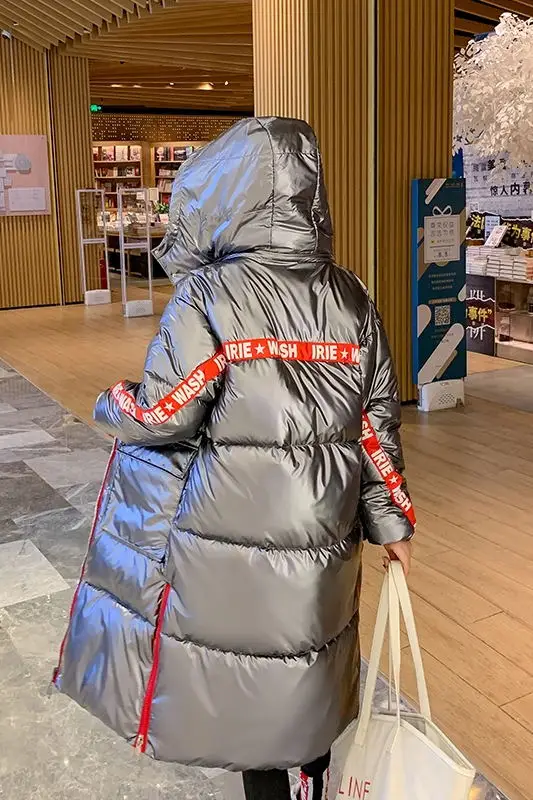Новые женские зимние серебряные пуховые хлопковые куртки Новые модные глянцевые Гари большой с капюшоном толстые блестящие свободные черные теплые парки женское длинное пальто