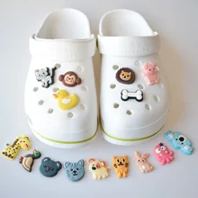 

Hot 1pc Cartoon Cute Animal Shoe Charms Buckle Monkey Tiger Decoration Garden Shoe Croc jibz Accessorie Ornaments Party Gifts