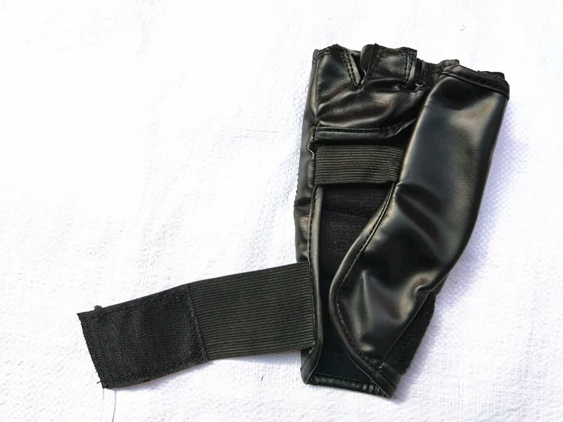 Sagitar относится к боксерским перчаткам, играющим в мешки с песком, перчатки без пальцев, боксерские перчатки, дышащие кожаные перчатки