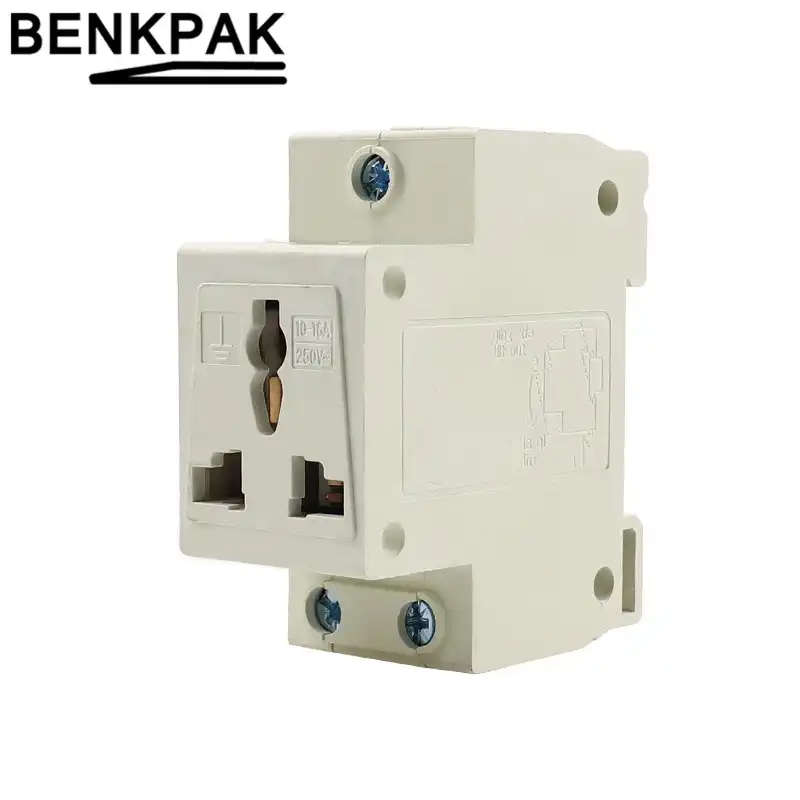 DIN Rail mounting three pole module 10 16A socket outlet outlet