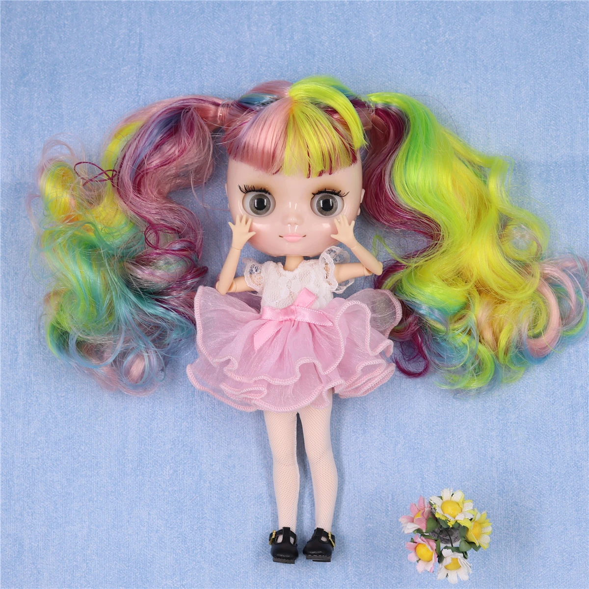 Middie Blythe Doll with Multi-Color Hair, Tilting-Head & Custom Jointed Body 11