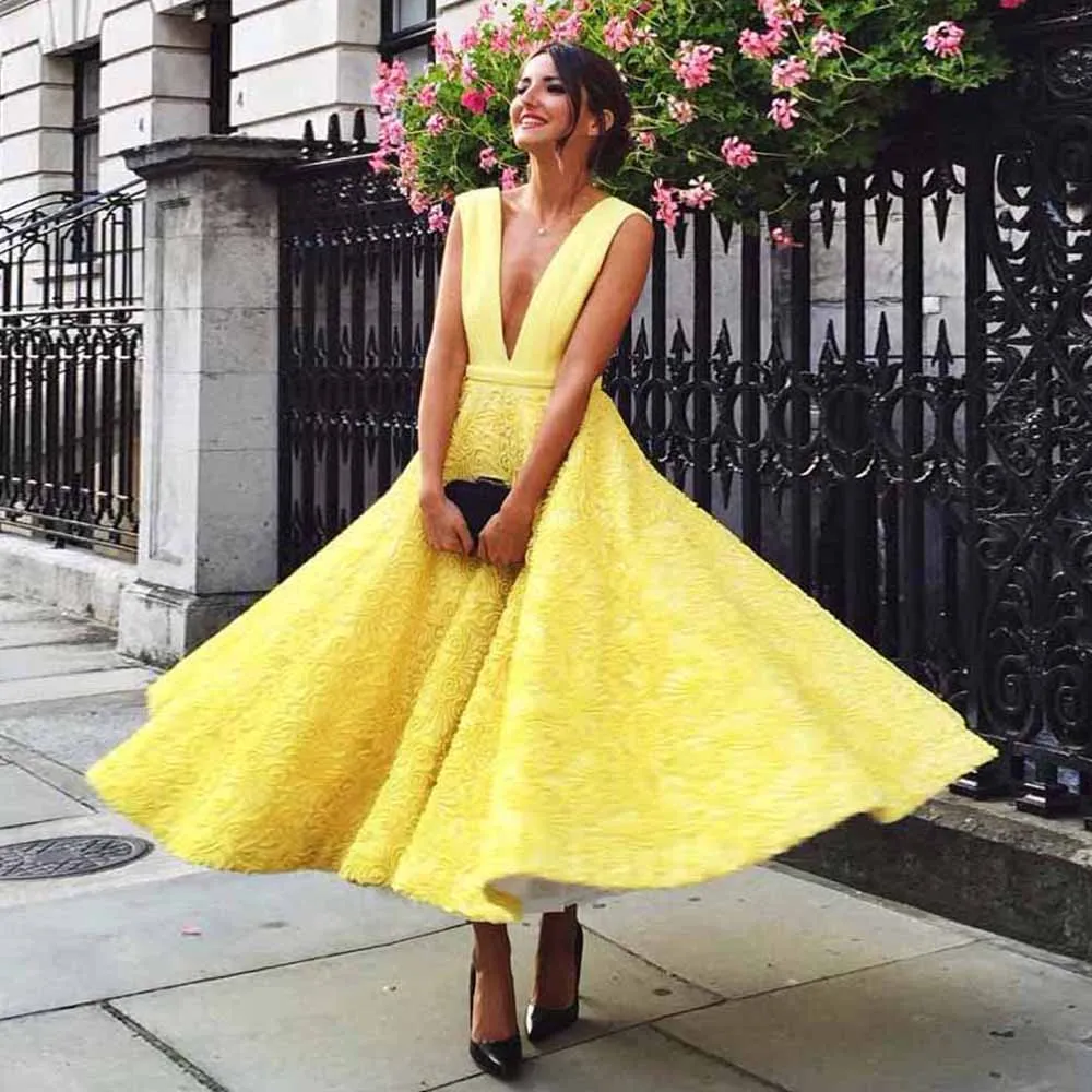 Cute Yellow Cocktail Dresses Short Women Plunging Neckline Prom Dresses Lace Tea-Length A-Line Homecoming Gown Plus Size evening dresses cocktail dress women mini dresses