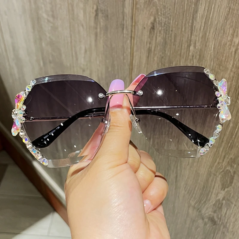 2022 Fashion Brand Design Vintage Rimless Rhinestone Sunglasses Women Men Retro Cutting Lens Gradient Sun Glasses Female UV400