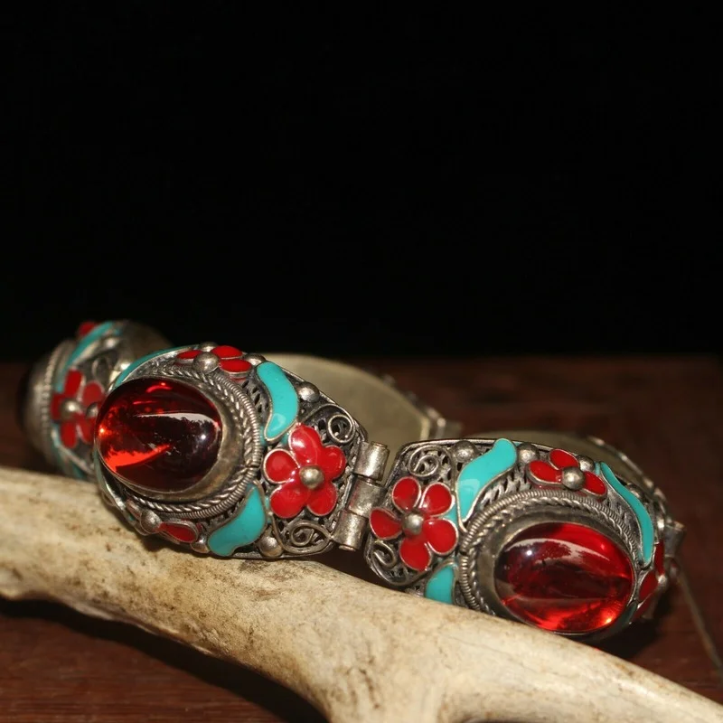 

Hot Selling Old Tibetan Silver Cloisonne Inlaid Zircon Bracelet Made by China's Old Crafts for Women Men Fashion Accessories