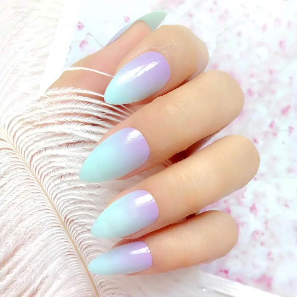 

Artificial Short Stiletto False Nails Purple Blue Gradient Fake Nails With Design Acrylic Lady Fingernail Art Manicure Tool