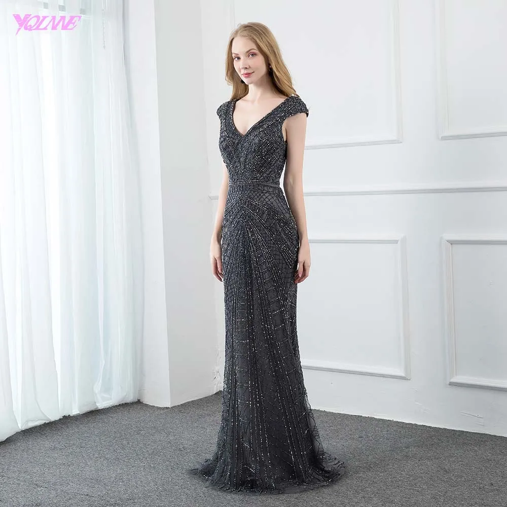 

Luxury Dark Gray Stones Evening Dresses 2019 Long V Neck Beaded Mermaid Evening Gown Cap Sleeve YQLNNE