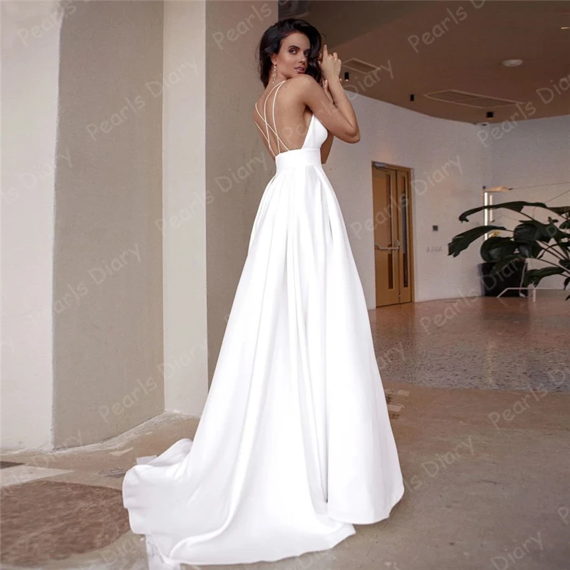 Jiayigong-Sexy-Halter-Sleeveless-Simple-Wedding-Dress-Custom-Made-Plain-A-Line-Satin-Long-Bridal-Gown.jpg_Q90.jpg_.webp (3)