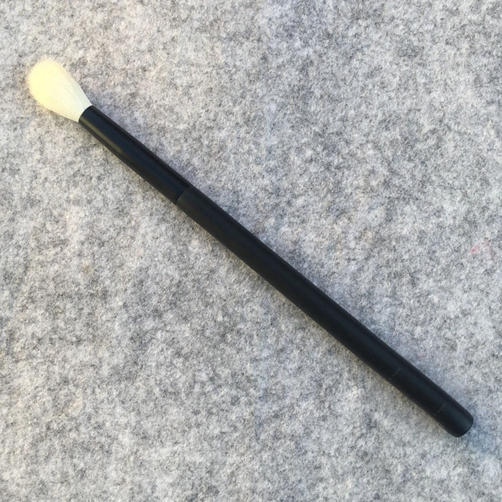 High Quality Goat wool Smoked Eye Shadow Brush Nasal shadow Halo brush High-end cosmetic tool brush Makeup Brush