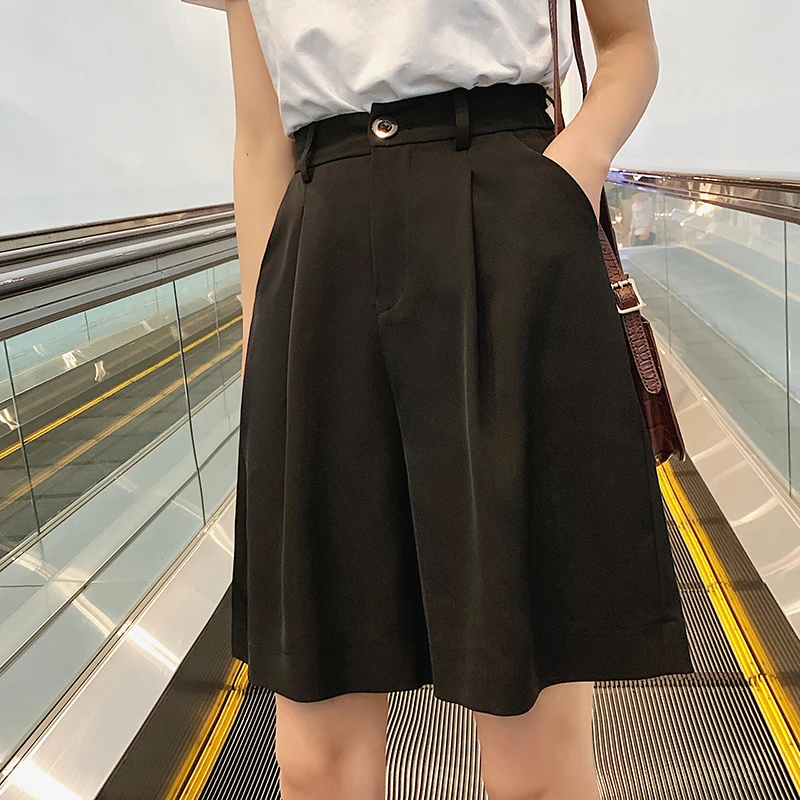 New 2022 Plus Size Bermuda Shorts For Women Fashion Summer Solid Black Red Ladies Shorts Knee Length Loose Wide Leg Short Femme