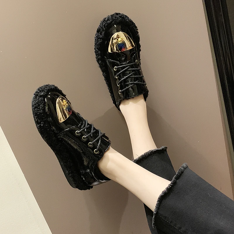 Women Sneakers Glitter Shinny Bling Fashion Crystal Round Toe Flat Casual Shoes Woman Lace Up Lady Ballet Flats Glossy Sneakers