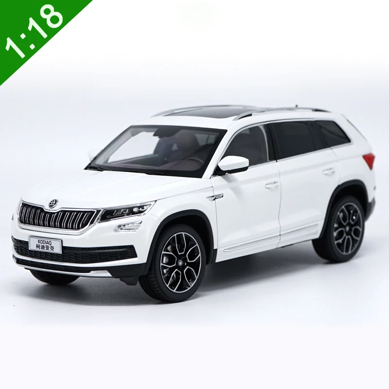 1:18 Высокая тщательная Skoda KODIAQ сплав модель автомобиля статические металлические модели автомобилей с оригинальной коробкой - Цвет: White