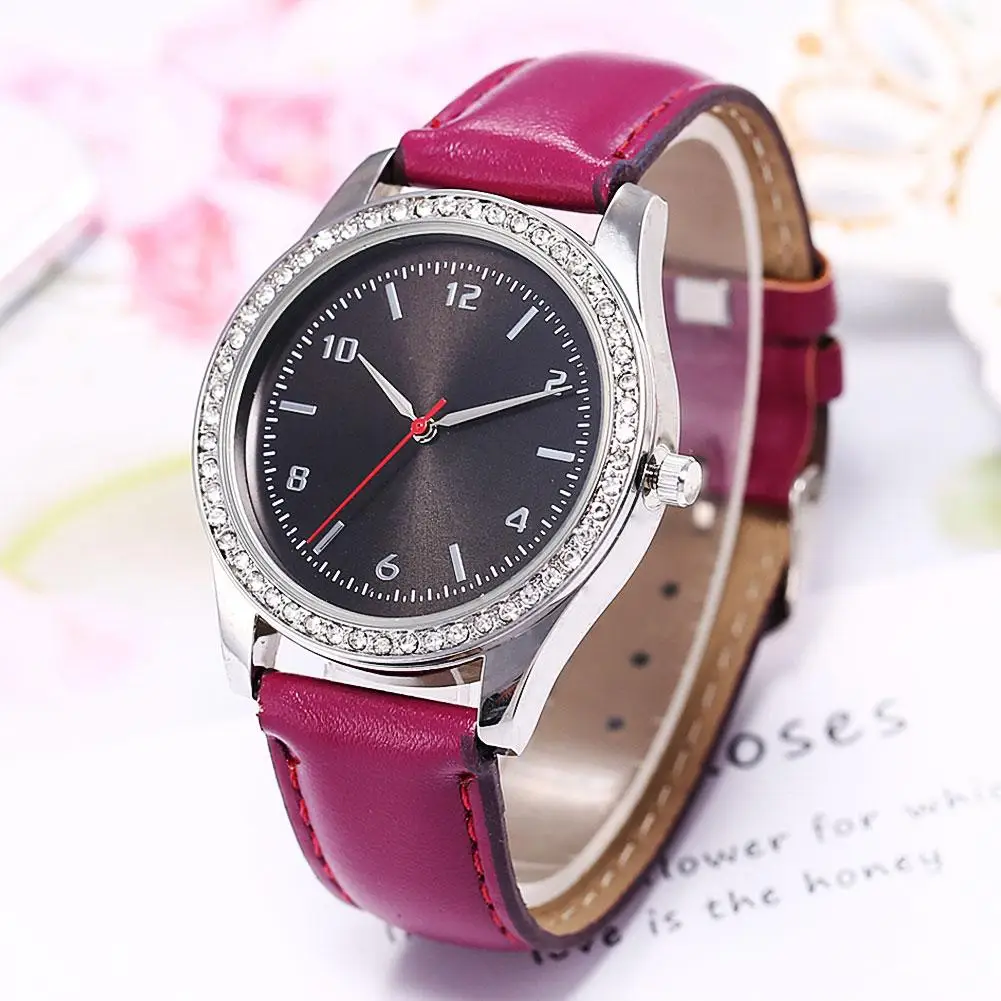 

Vintage Unique Special Design Faux Leather Strap Round Dial Rhinestone Inlaid Women Quartz Wrist Watch Gift Lady zegarek damski