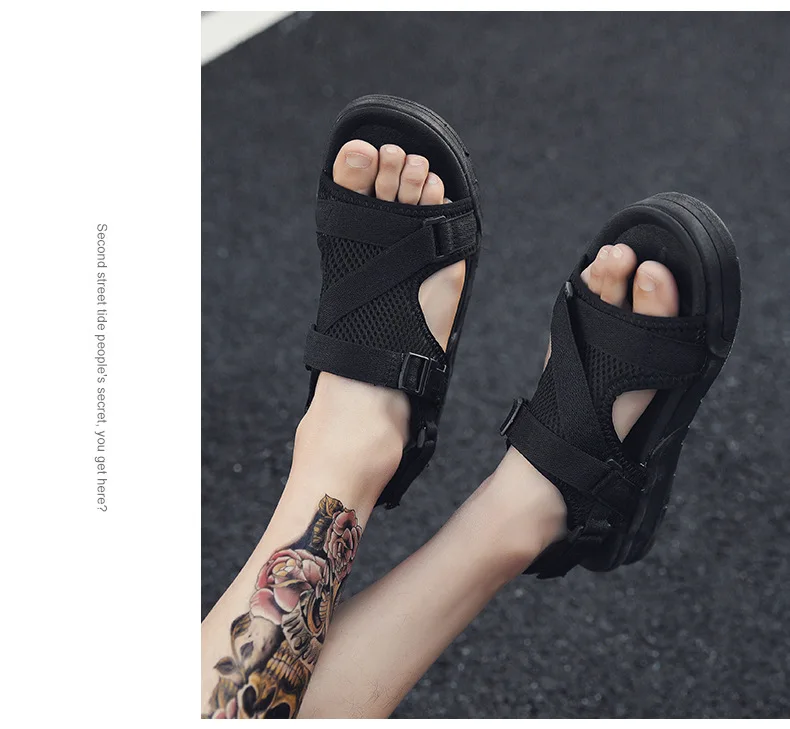 Летние новые модные пляжные сандалии дикие удобные повседневные туфли простые туфли на плоской подошве мужская обувь