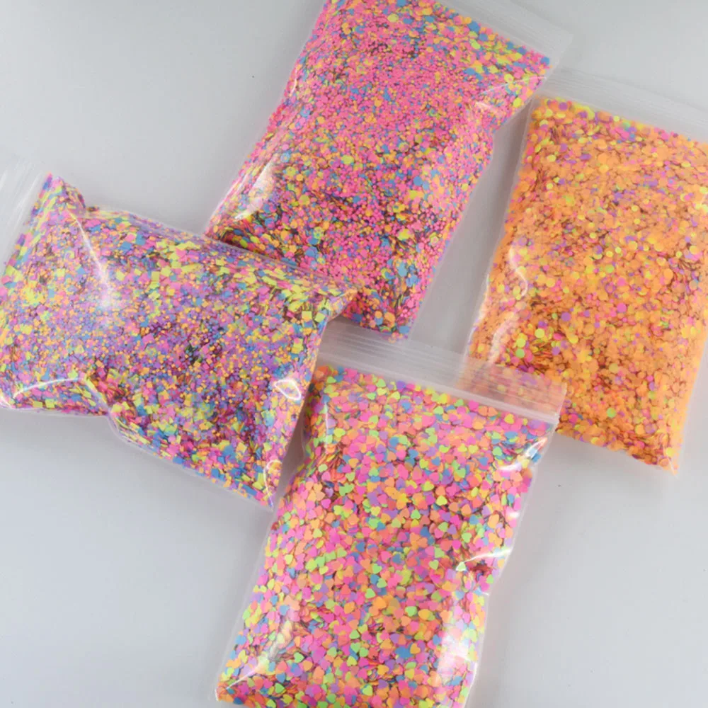 

50g/pack Nail Sequins Mixed-Size Round/Heart-shape/hexagon Fluorescent 4 Colors Manicure Decorations Nail Tips Glitter Sequins