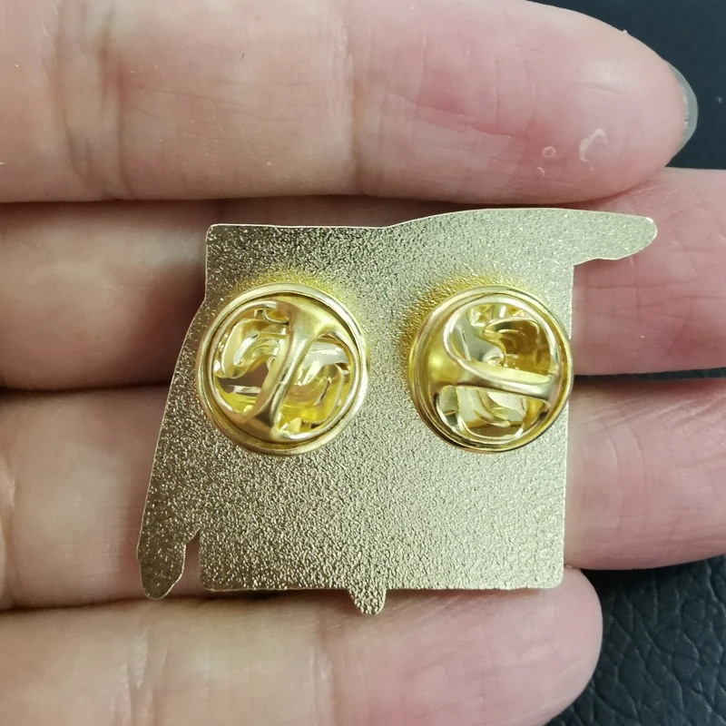 Good Omens brooch (2)
