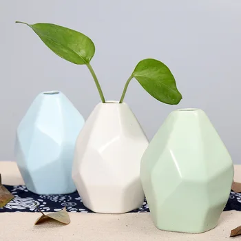 

3PCS Multi-faceted Ceramic Vase Simple Modern Plant Hydroponic Container Creative Aromatherapy Bottle Home Study Decor Bottle