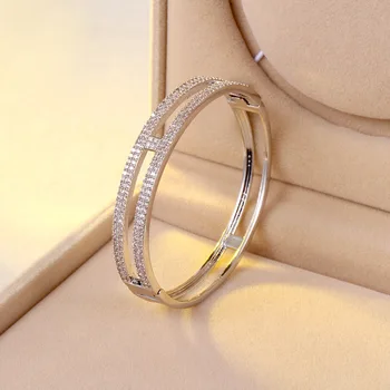 

LB014 Delicate hollow Zircon Bracelet Fashion European and American jewelry