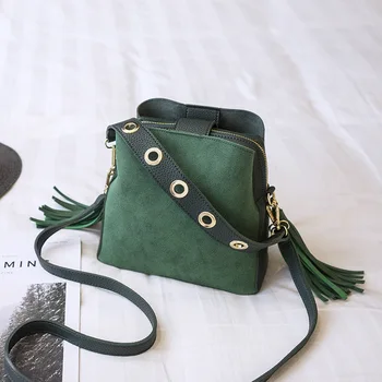 

Bag female 2020 new fashion bucket bag Korean wide shoulder strap one shoulder simple frosted female bag messenger