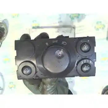 

13100136 control Lights Opel Astra H Sedan 1.6 16v