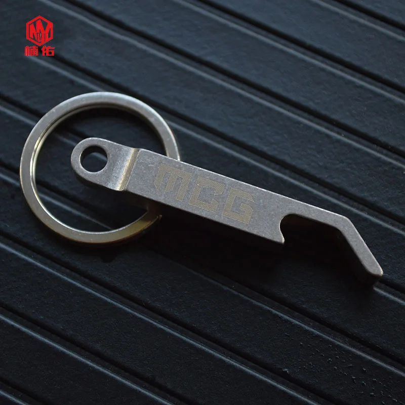 

1PC Portable Titanium alloy TC4 EDC Opener Keychain Pendant Outdoor Pocket Tool Titanium Alloy Mini Beer Bottle Opener