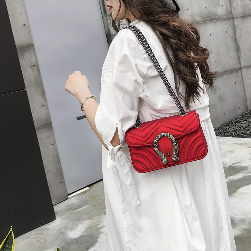 

2019 New Designer Handbag Snake Skin Embossed Fashion Handbag Bag Chain Messenger Bag Brand Designer Messenger Bag One Main