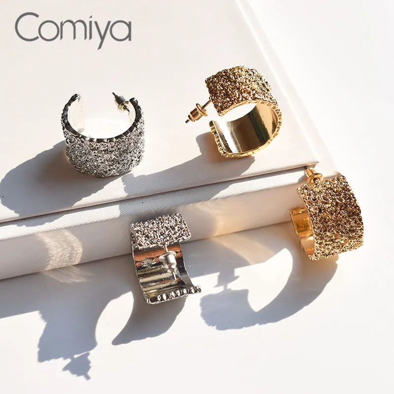 Серьги-гвоздики Comiya золотистые серебристые из цинкового сплава модные женские