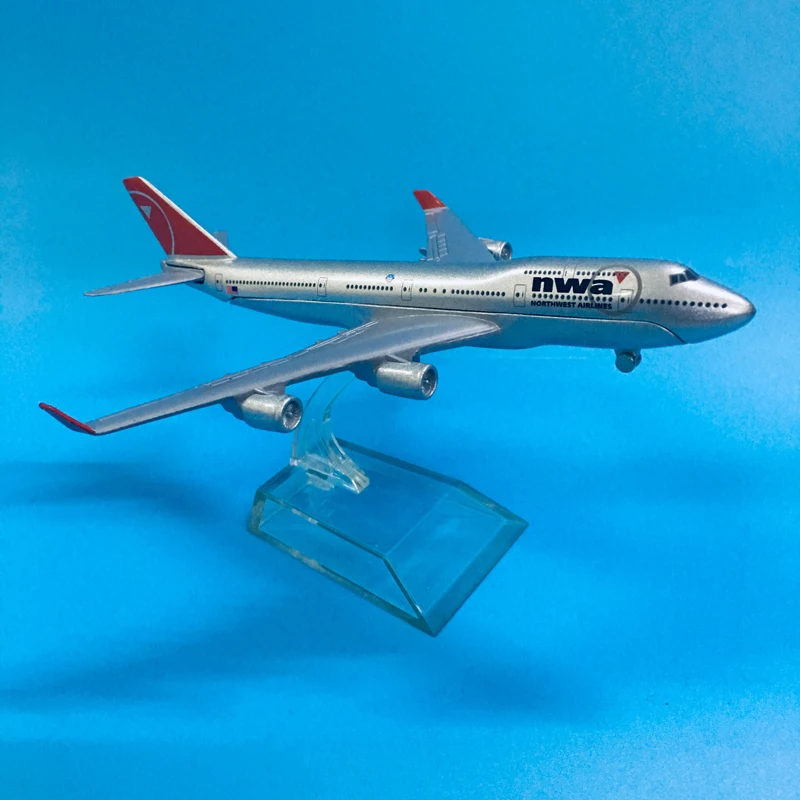 Модель самолета модель американских северо западных авиаперевозок Боинг B747 Nwa 777