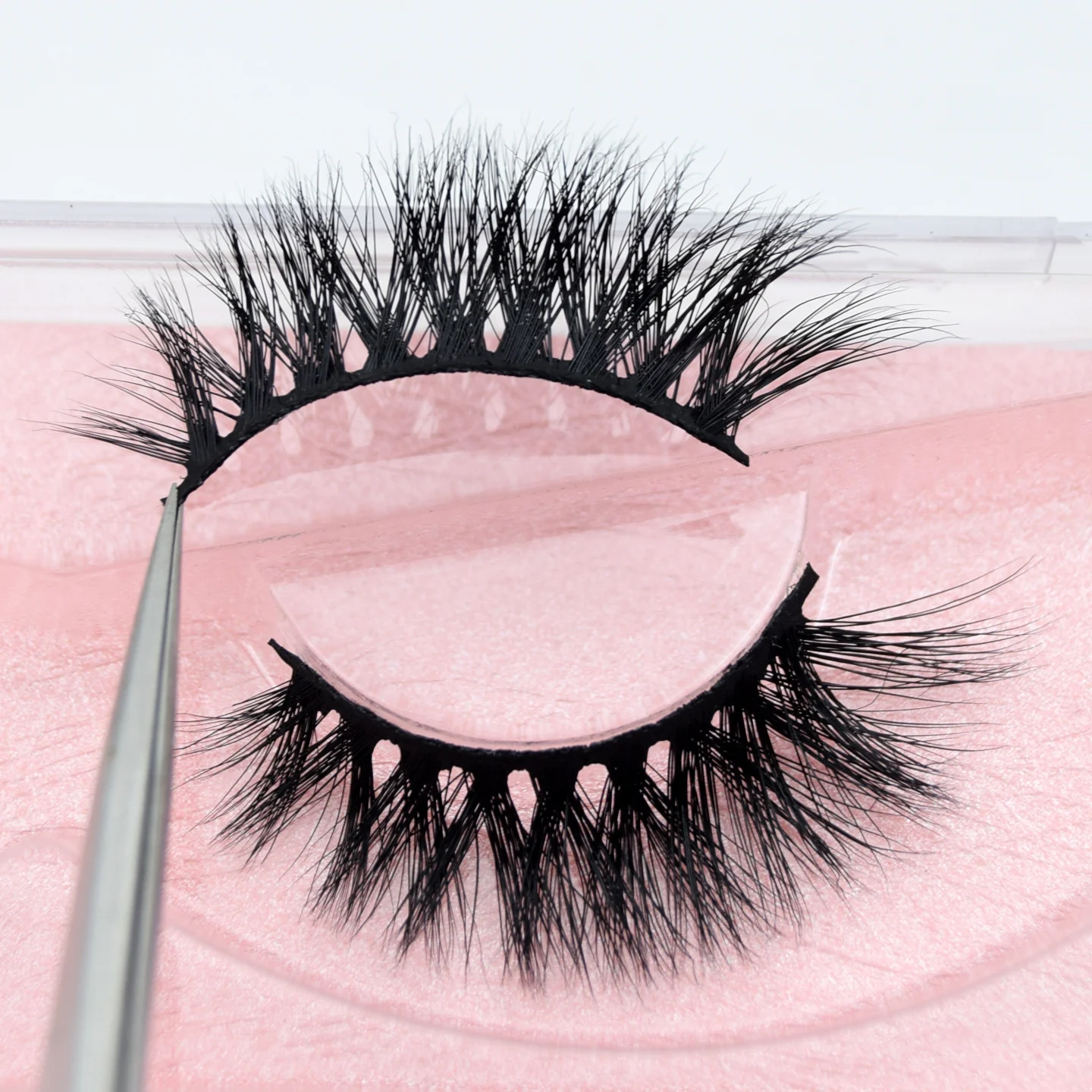 

Visofree 3D Mink Eyelashes 100% Cruelty free Cross Thick Lashes Soft Handmade Full Volume False Eyelashes Beauty Makeup M11