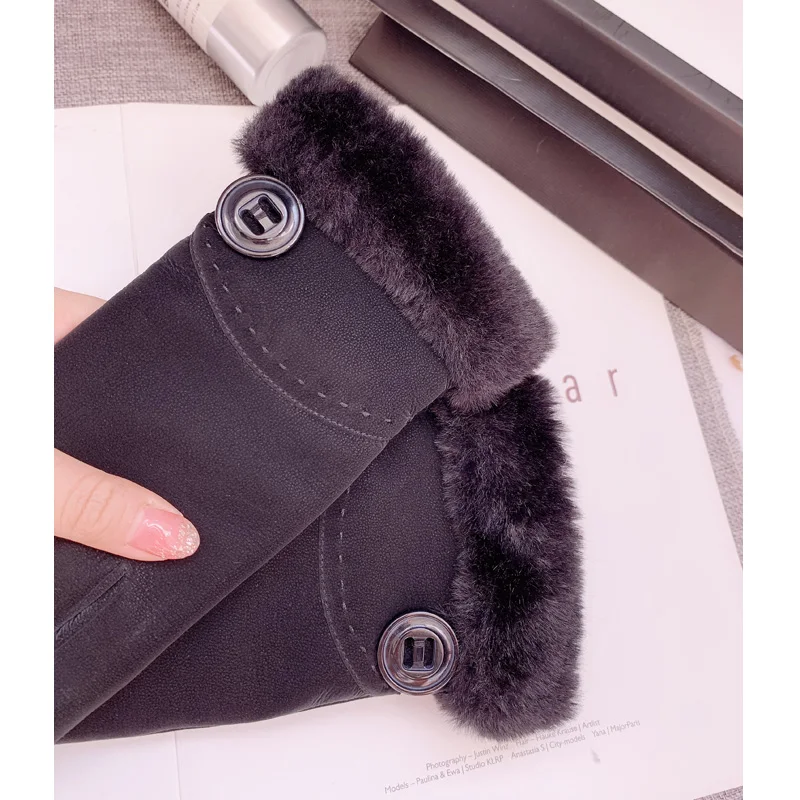 Winter leather gloves female warm cute students plus velvet thickening Japanese touch screen bike windproof cold weather gloves