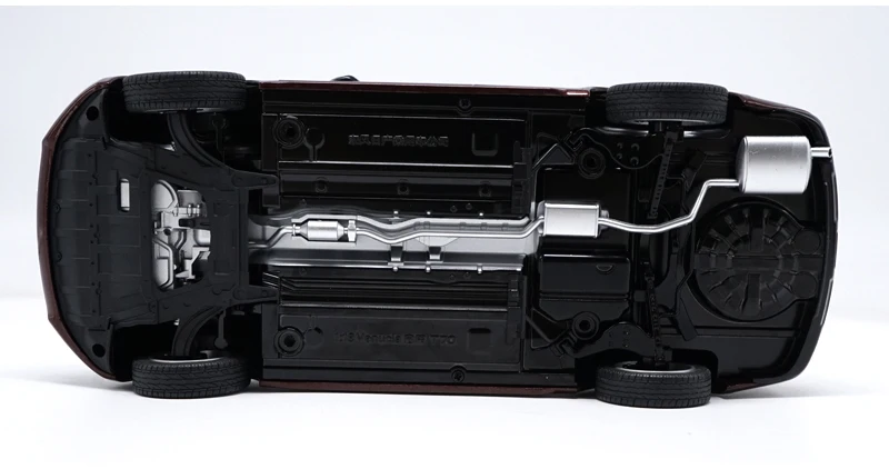 1:18 Nissan VENUCIA T70 сплав игрушка Металл классические модели игрушек для подарка, коллекция