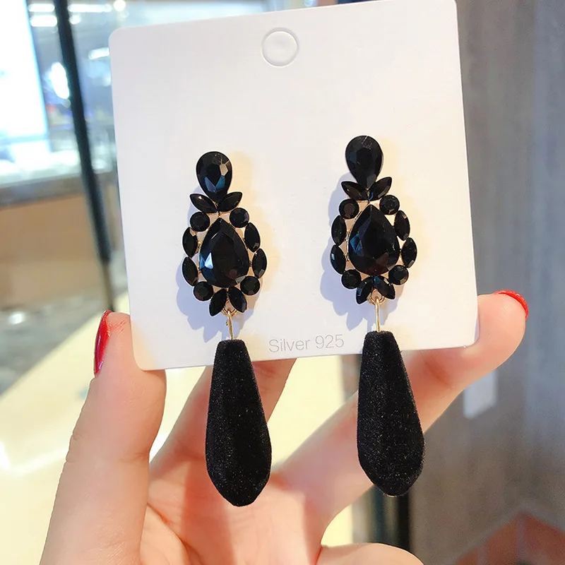 

Korea Style Girl Earrings Silver Pin Retro Black Imitation Gem Velvet Water Drop Earrings for Women Fashion Jewlry Accessories