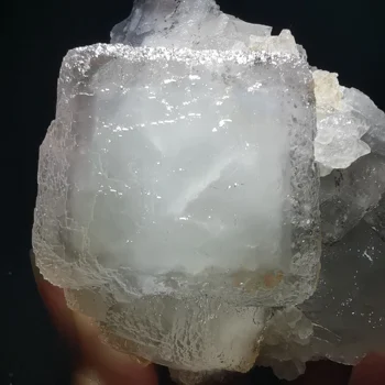 

301.3gNatural rare white fluorite mineral specimen and stone decoration crystal healing energy QUARTZ GEM