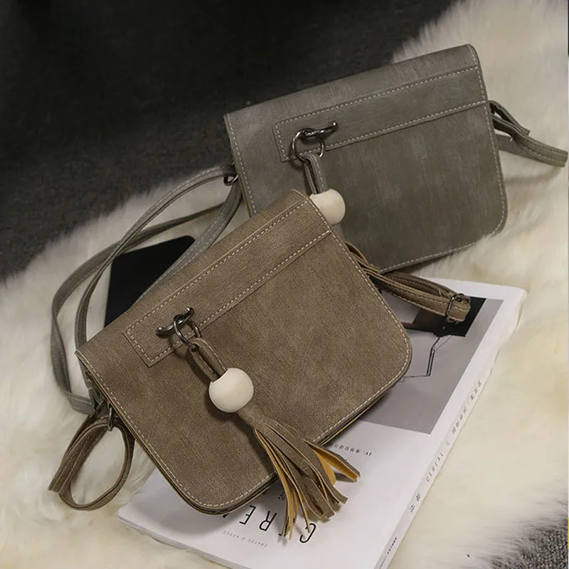 

Autumn and winter new casual shoulder solid color square wooden beads tassels versatile simple fashion Messenger bag