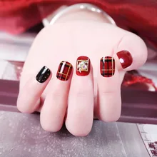 Patch de manucure court esprit explicite lignes rouges ensemble de diamants Cool prothétique main autocollant pour ongles 24 pièces usure Patch de manucure(China)