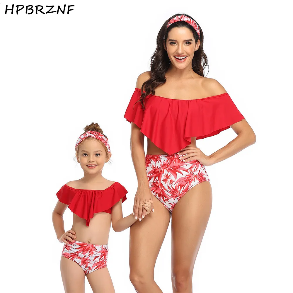 

2020 Summer Family Matching Outfits Swimwear Mother Daughter Red Print Swimsuit Bikini Bathing Suit Family Look Swimwear G060
