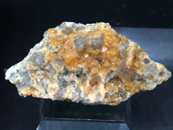 

100% natural crystal garnet, tea body crystal, feldspar mineral crystal symbiosis