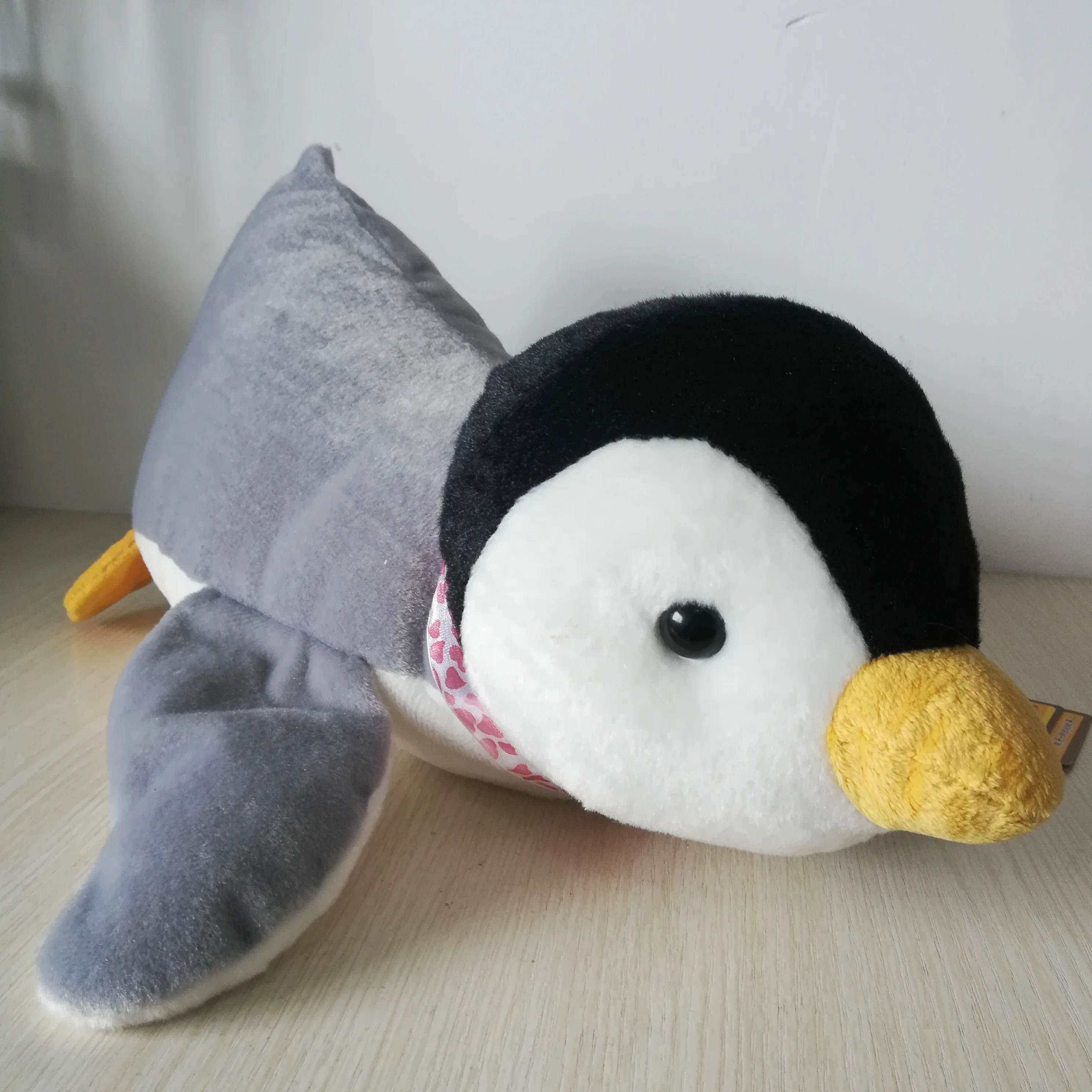 

new toy about 40cm lovely prone penguin plush toy soft doll throw pillow birthday gift b2622