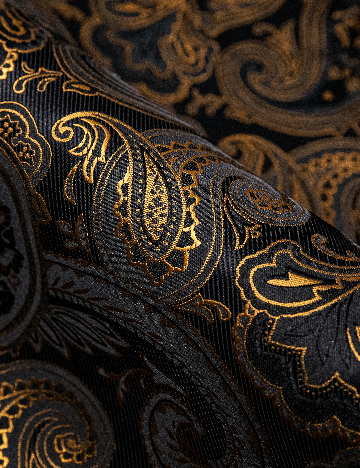 Men casual shirts Barry.Wang Gold Paisley Bright Silk Shirts Men Autumn Long Sleeve Casual Flower Shirts For Men Designer Fit Dress BCY-07