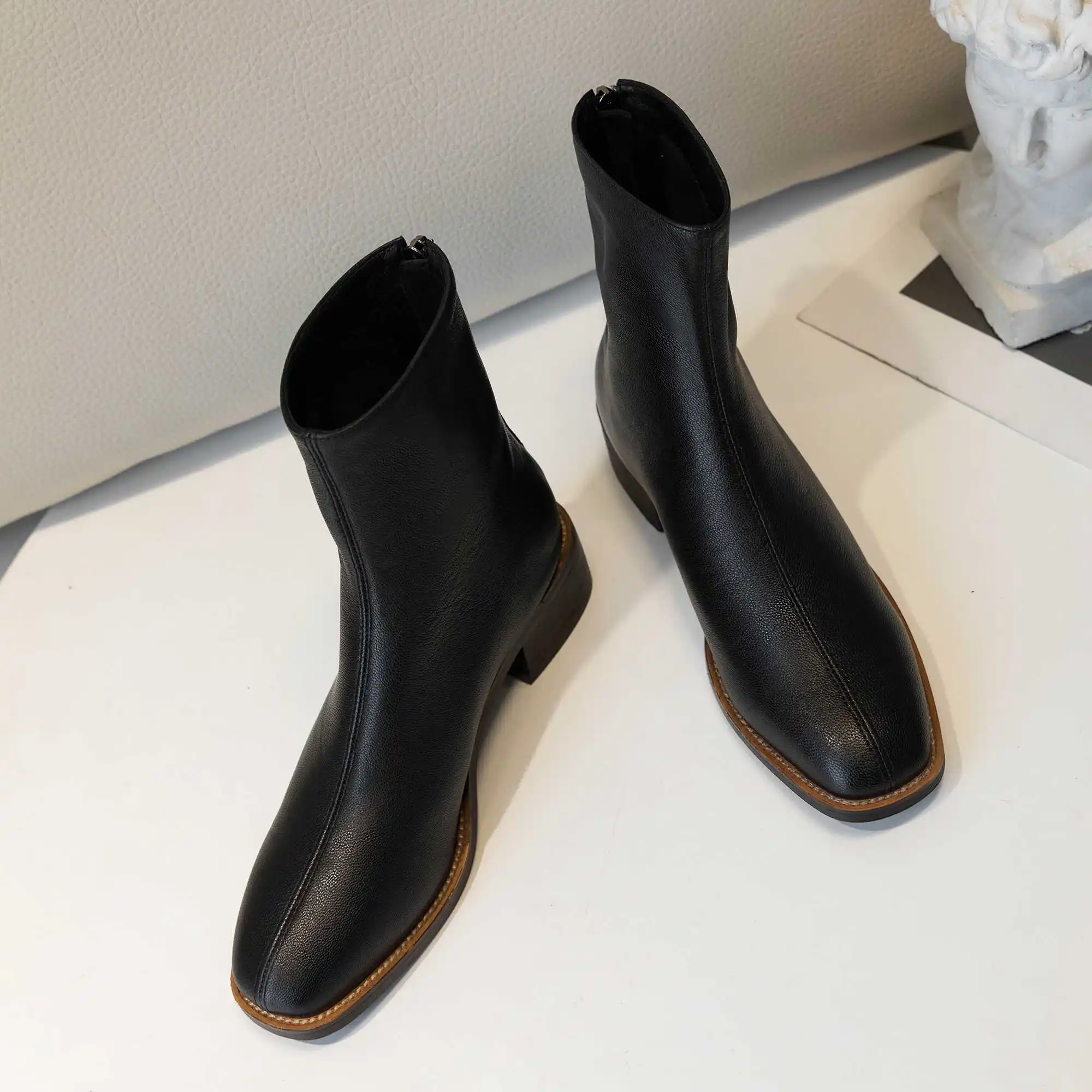 Krazing Pot/Модная женская обувь для отдыха из натуральной кожи в европейском стиле; Зимние ботильоны с круглым носком на среднем каблуке с молнией сзади; L16