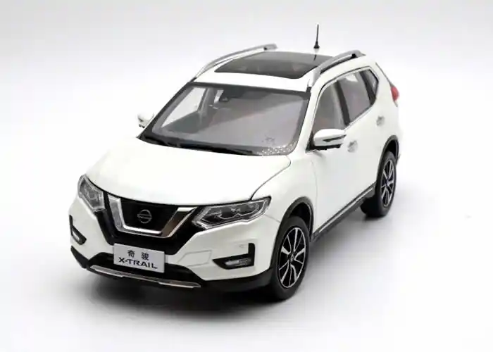 118 Diecast Model for Nissan X trail Rogue 2018 White SUV Alloy Toy