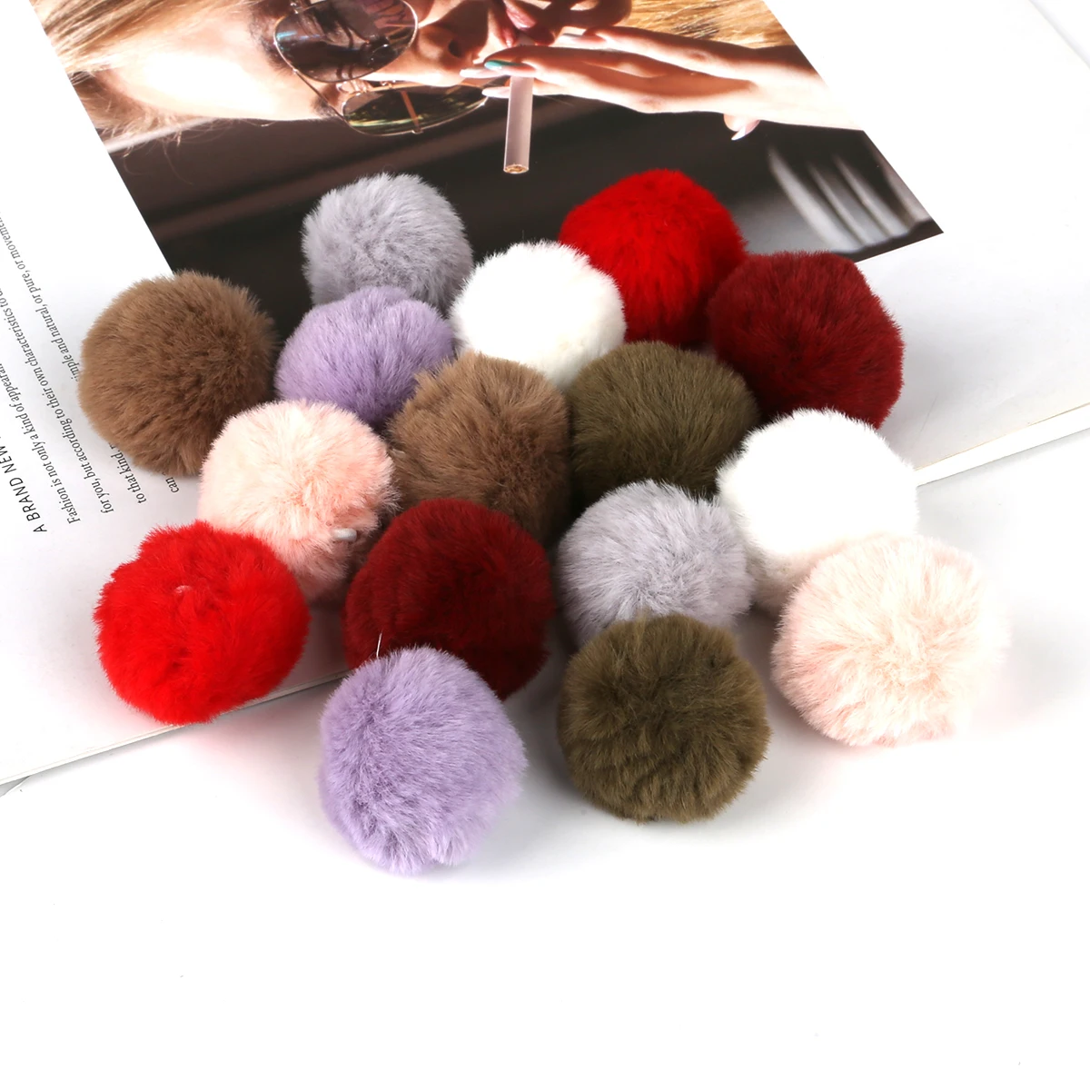 

4CM 6pcs Multi Color Lovely Fur Ball Pompom For Keychain Material Fluffy Cute Pom Pom Porte Clef For Women Bag Charm Toys