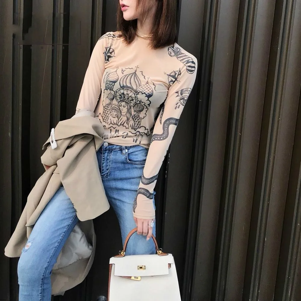 Новинка осени, Модный женский базальный топ с принтом «Goddess Tatoo», длинные рукава, высокие обтягивающие воротнички, телесный цвет, Сетчатая футболка из пряжи F218