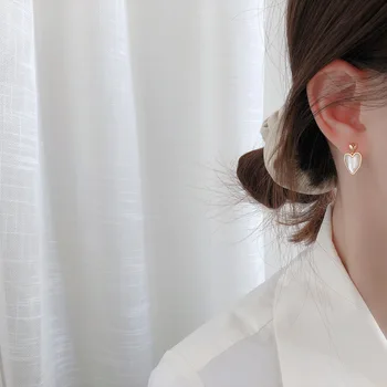 

S925 Tremella Stud Earrings Female Fashion Wild Simple White Shell Love Stud Earrings Jewelry