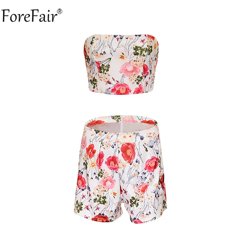 Женский костюм двойка с шортами Forefair белый облегающий укороченным топом и